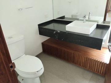 Casa Nueva En Venta Con Recámara En Planta Baja En Paraíso Country Club