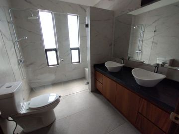 Casa Nueva En Venta Con Recámara En Planta Baja En Paraíso Country Club