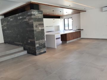 Casa Nueva En Venta Con Recámara En Planta Baja En Paraíso Country Club