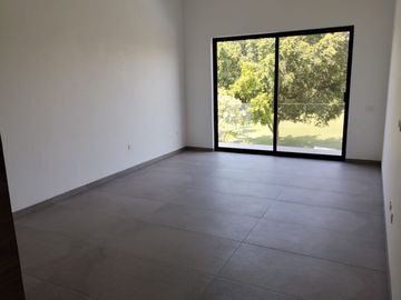 Casa Nueva En Venta Con Recámara En Planta Baja En Paraíso Country Club