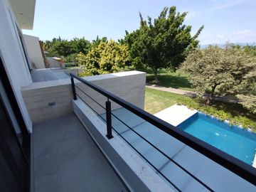 Casa Nueva En Venta Con Recámara En Planta Baja En Paraíso Country Club