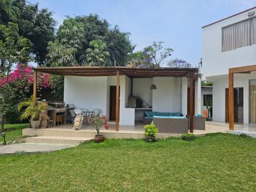 ESPECTACULAR CASA DE CAMPO EN PACHACAMAC