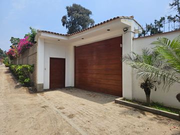 ESPECTACULAR CASA DE CAMPO EN PACHACAMAC