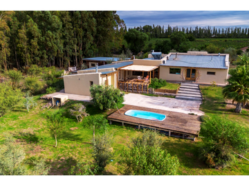 Increíble casa en el corazón de Mendoza, ideal turismo o vivienda - 4 ha y 480 m2 cubiertos