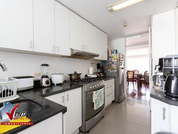 VENTA DPARTAMENTO DUPLEX EN ESQUINA EN SURCO CON VISTA A CASUARINAS