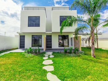 Casa en venta en Cuernavaca con amenidades y alberca