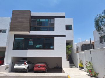 CASA EN VENTA EN CENTRO SUR QUERETARO
