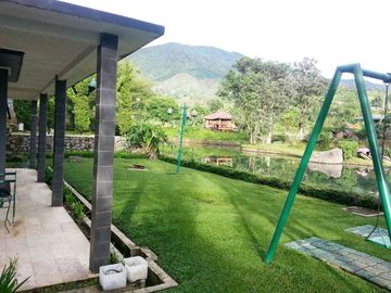 Sewa Villa di Puncak Sebelum Kota Bunga Hanjawar View Danau