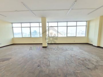 ALQUILER DE EDIFICIO EN ESQUINA Y EN EL CENTRO DE CHICLAYO