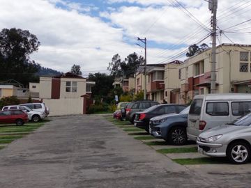 Vendo casa 172 M2 de construcción, urbanización privada, sector La Merced