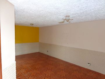 Vendo casa 172 M2 de construcción, urbanización privada, sector La Merced