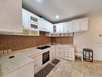 3 bedrooms Villa in the heart of Berawa canggu bali