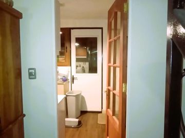 CASA DE 3 PISOS CON 4D+2B+1E EN BARRIO RESIDENCIAL.