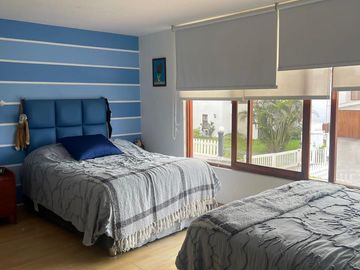 Linda casa,  iluminada y con buena distribución en condominio de 5 casas  🏠💙