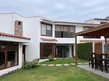 Linda casa,  iluminada y con buena distribución en condominio de 5 casas  🏠💙