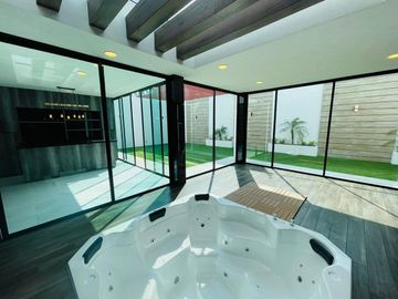 Hermosa casa moderna en venta en Metepec.