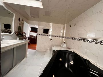 VENTA DE CASA ACATITA DE BAJAN