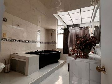 VENTA DE CASA ACATITA DE BAJAN