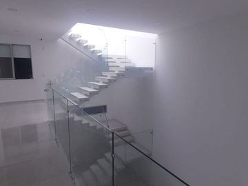 VENDEMOS ESPECTACULAR CASA LA GAITANA NEIVA