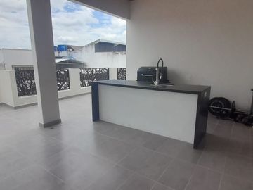 VENDEMOS ESPECTACULAR CASA LA GAITANA NEIVA
