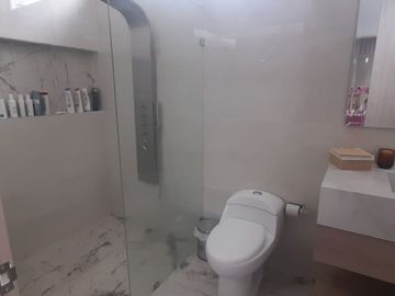 VENDEMOS ESPECTACULAR CASA LA GAITANA NEIVA