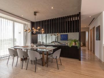 Departamento con cuarto de lavado y amenidades en residencial con campo de golf en Yucatan Country Club.