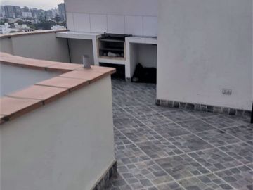 Departamento en Surquillo Barrio Medico Terraza Vista a Parque Interior