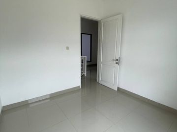 Rumah Mtr BSD Serpong, Baru 2 LANTAI, Mewah Harga Murah, Townhouse Syariah di Tangerang, Jual Dijual