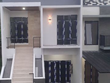 Rumah Mtr BSD Serpong, Baru 2 LANTAI, Mewah Harga Murah, Townhouse Syariah di Tangerang, Jual Dijual