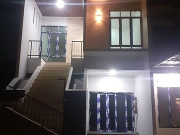 Rumah Mtr BSD Serpong, Baru 2 LANTAI, Mewah Harga Murah, Townhouse Syariah di Tangerang, Jual Dijual