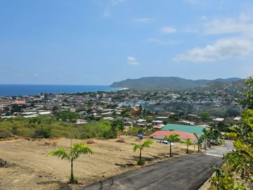 Lotes en Venta Puerto López – Manabí Vista al Mar / Lots for Sale Puerto López – Manabí Ocean View