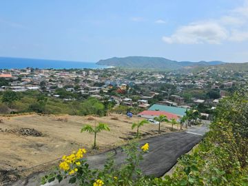 Lotes en Venta Puerto López – Manabí Vista al Mar / Lots for Sale Puerto López – Manabí Ocean View