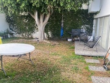 CASA EN LOMAS DE QUERETARO JUNTO AL CAMPESTRE