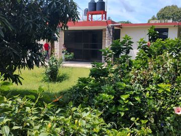 Enorme JARDIN, casa espectacular con bungalow en Chamilpa. Muy bien ubicada