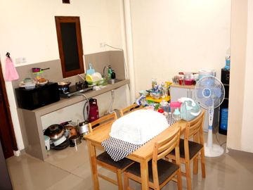 Rumah 2 Lantai Bonus Furniture di Madurejo Prambanan