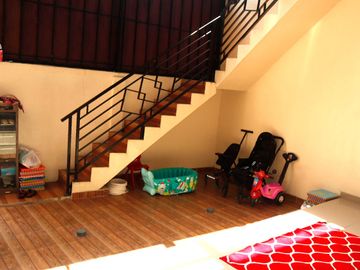 Rumah 2 Lantai Bonus Furniture di Madurejo Prambanan