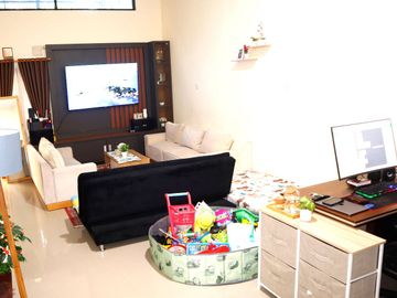 Rumah 2 Lantai Bonus Furniture di Madurejo Prambanan
