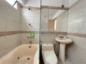 VENTA DUPLEX DE SOLTER@ O PAREJA EN 4TO PISO 2 DORM + MINIDEPA INDEPENDIENTE + ESTACIONAMIENTO + DEPOSITO EN SAN BORJA