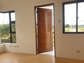 ELEGANT TAHIMIK 4-BEDROOM 2-CAR GARAGE 2-STOREY SICILY SINGLE ATTACHED HOUSE & LOT AT STERLING RESIDENCES ONE – NAIC, CAVITE