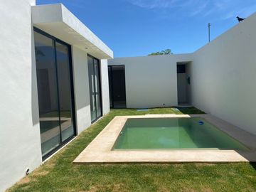 Hermosa casa en venta de un piso con alberca ubicada al norte de Mérida