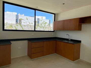 Hermosa casa en venta de un piso con alberca ubicada al norte de Mérida