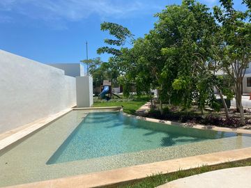 Hermosa casa en venta de un piso con alberca ubicada al norte de Mérida