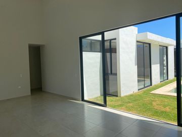 Hermosa casa en venta de un piso con alberca ubicada al norte de Mérida