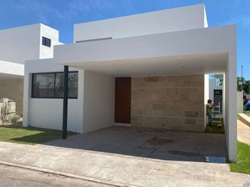 Hermosa casa en venta de un piso con alberca ubicada al norte de Mérida