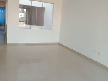 DEPARTAMENTO AMPLIO, ILUMINADO CON COCHERA