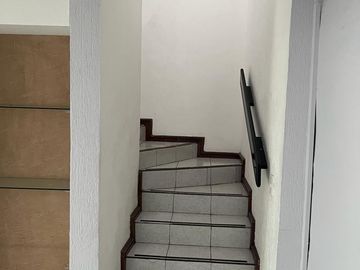 Venta de Casa con Local Comercial en Venta en Camelinas