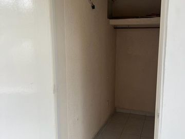 Venta de Casa con Local Comercial en Venta en Camelinas