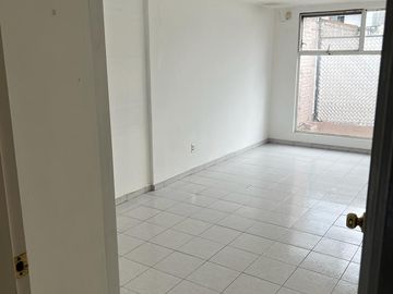 Venta de Casa con Local Comercial en Venta en Camelinas