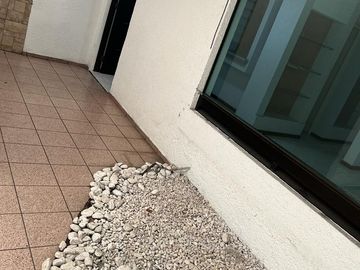 Venta de Casa con Local Comercial en Venta en Camelinas