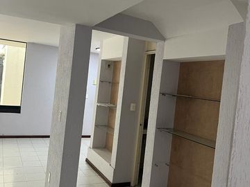 Venta de Casa con Local Comercial en Venta en Camelinas